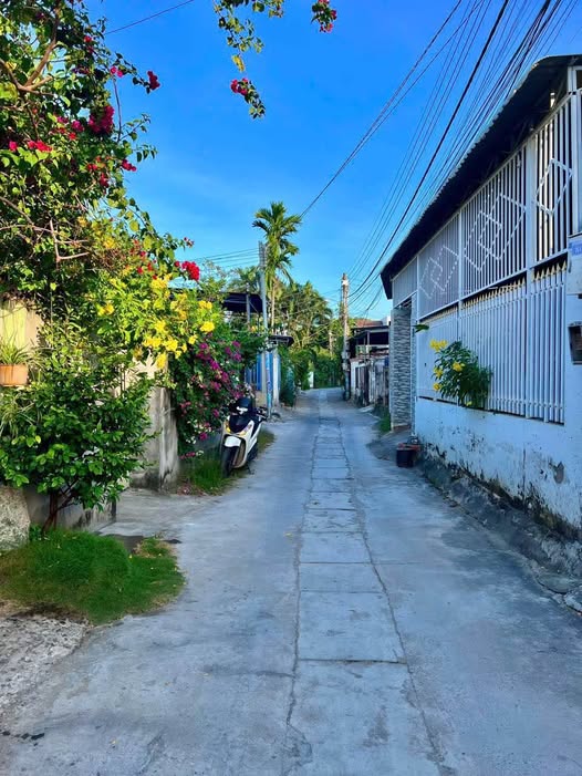 Nhà 99m2 thổ cư, gần chợ, trường, đường ô tô tận nơi