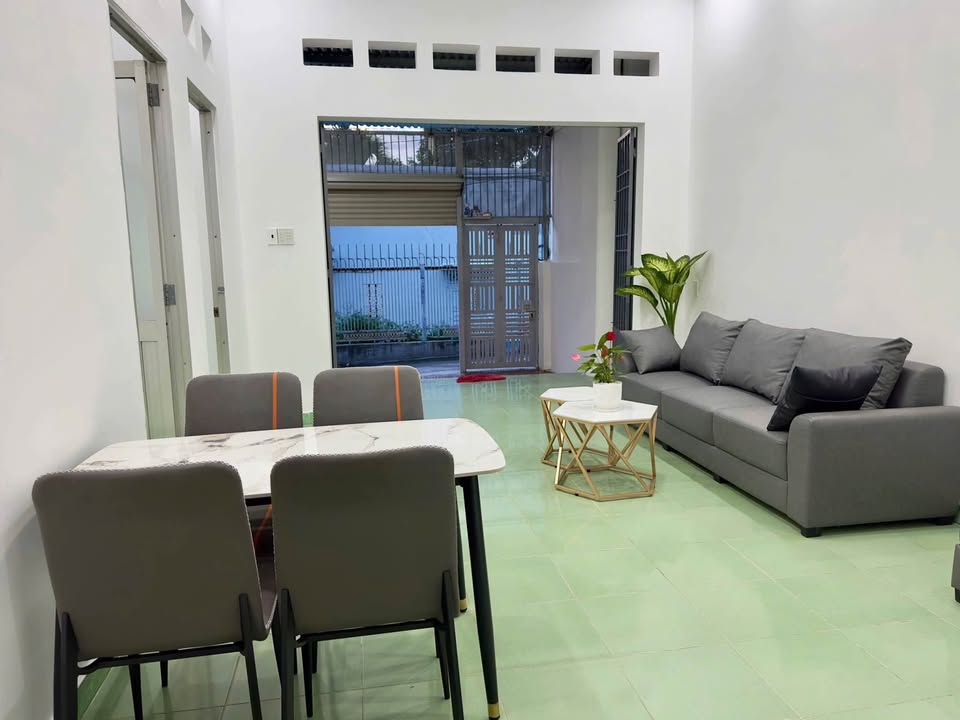 Bán căn nhà đẹp tại Thành phố Nha Trang, Tỉnh Khánh Hòa, sở hữu vị trí cực kỳ thuận tiện