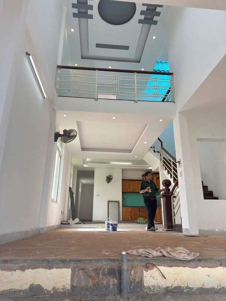 Siêu phẩm mặt tiền 442 Y Moan 3 ngủ, sân oto, 3 xe tránh, chỉ 2.75 tỷ