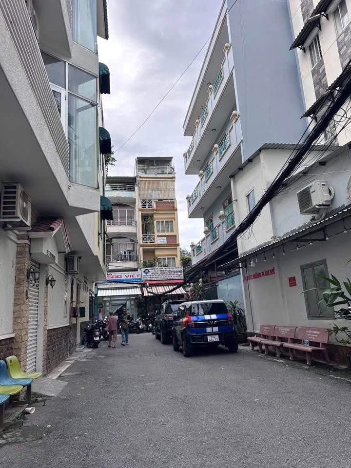 Siêu phẩm nhà phố tại trung tâm Quận 1, Hồ Chí Minh, tọa lạc trên đường Trần Đình Xu