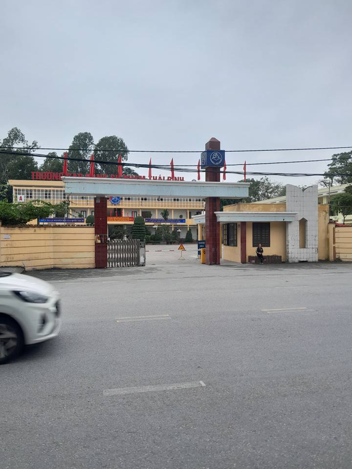 Nhà 3 tầng mặt tiền rộng 5,3m, sẵn nội thất, gần Trường cao đẳng sư phạm Thái Bình