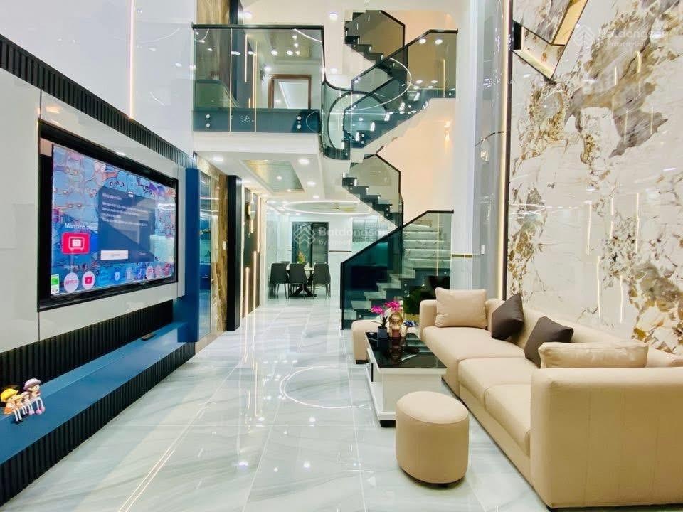 Chỉ 5tỷ1 sở hữu nhà 86m2, Thạch Thị Thanh-Tân Định-Q1, gần công viên Lê Văn Tám. Đang cho thuê 34tr