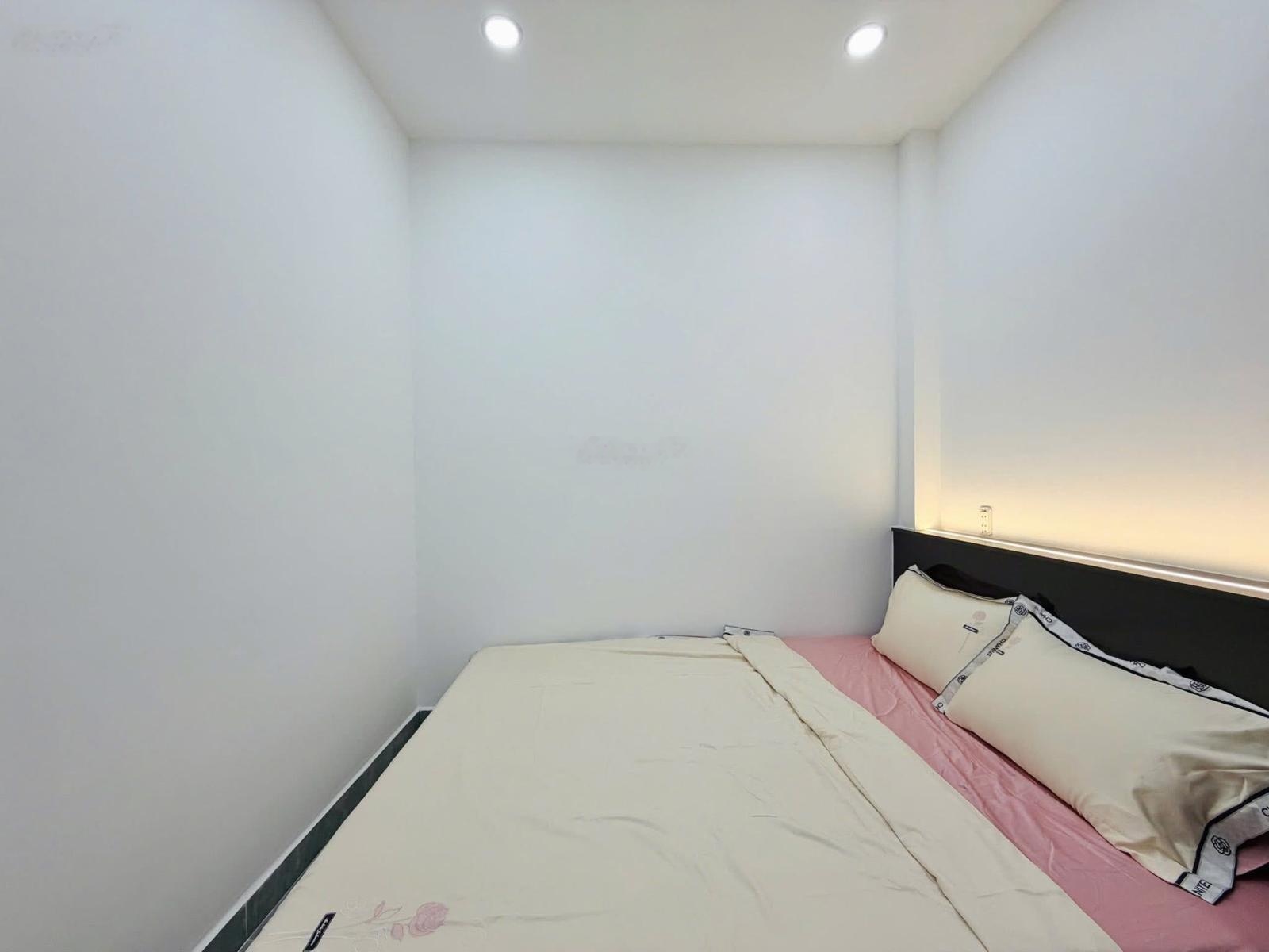 Nhà 2 lầu xây mới đường Số 21, P8, GV. Tặng full nội thất