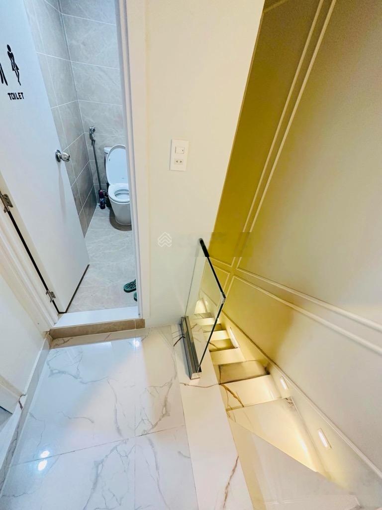 Nhà đẹp-trần đình xu quận 1 - 3 tầng- ô tô đỗ cửa - full nội thất-22m2-sổ riêng- chỉ 5,5tỷ