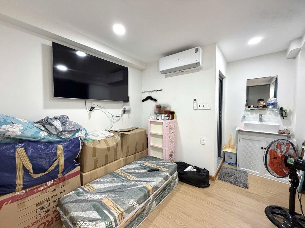 Ngay vòng xoay - điện biên phủ - nhỉnh 4 tỷ có nhà 4 tầng 3 pn 4 wc - 20m (5x4) - nội thất xịn.