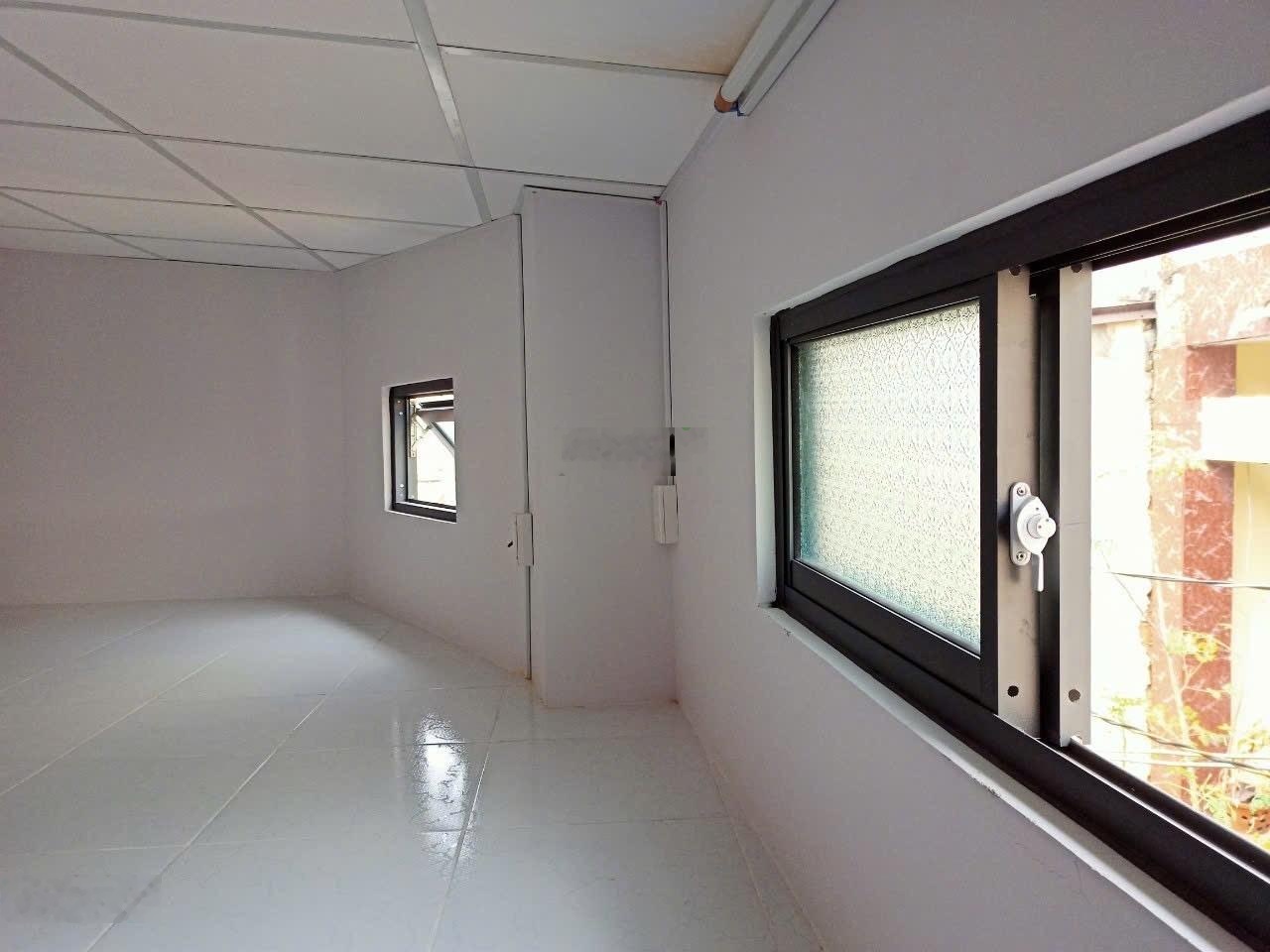 Bán nhà 3 Tầng CMT8 - Hẻm Thông Thoáng - Gần 12m2 - Chỉ hơn 1 T.ỷ.