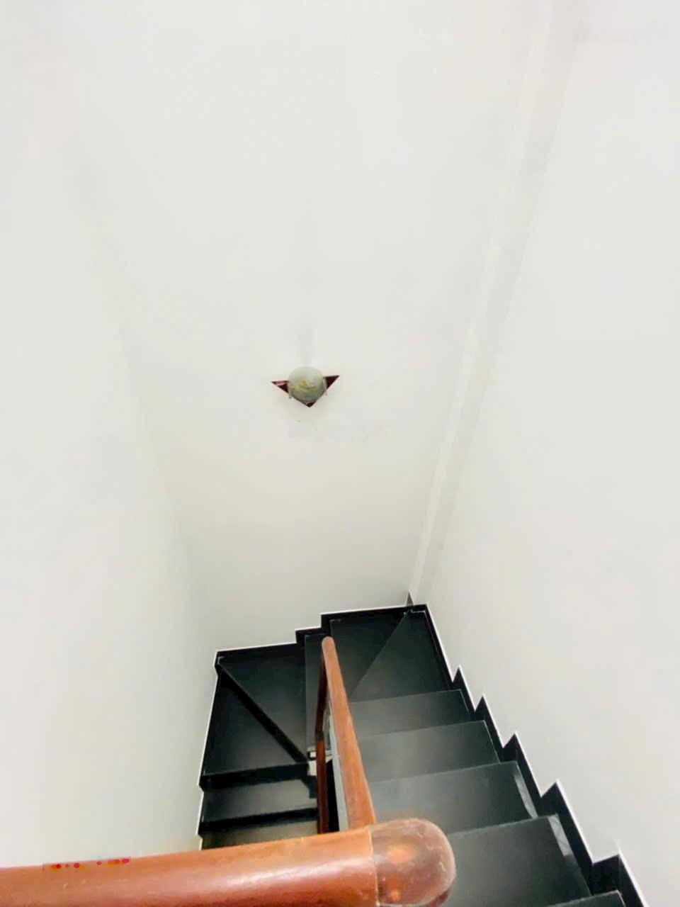 Nhà mới lô góc, sổ đẹp, ko lg qh - nguyễn văn cừ - 3.8x6.5(24m2), 4tầng - 6tỷ