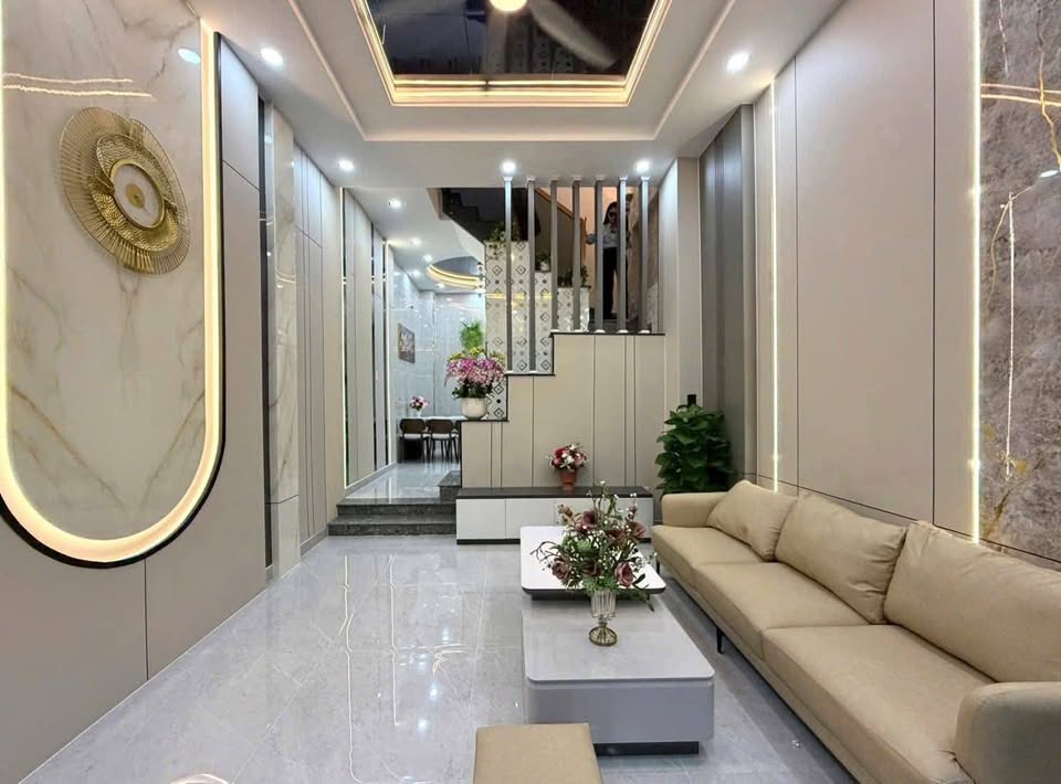 Nhà 5 tầng siêu rộng, ô tô đỗ cổng, tiện ích ngập tràn