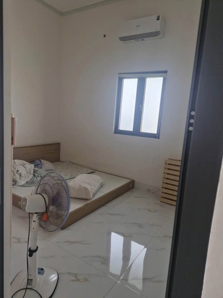 Nhà cấp 4 xinh xinh, 3 mặt tiền, sổ đỏ 140m2, giá yêu thương 1,3 tỷ