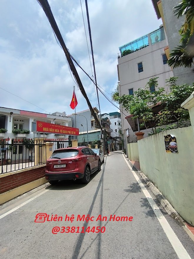 Nhà Đức Giang 2 tầng xinh xắn, giá yêu thương, gần ô tô, sổ đỏ trao tay