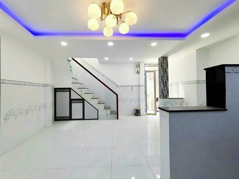 Bán nhà 1 trệt 1 lửng 1 lầu, 2 phòng ngủ, hướng Đông Nam, Âu Dương Lân, Quận 8 - Giá nhỉnh 3 tỷ