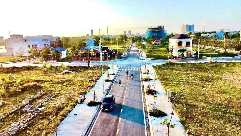 Đất nền FPT Huế 100m², hướng Đông Bắc, sổ sẵn, giá nhỉnh 3 tỷ