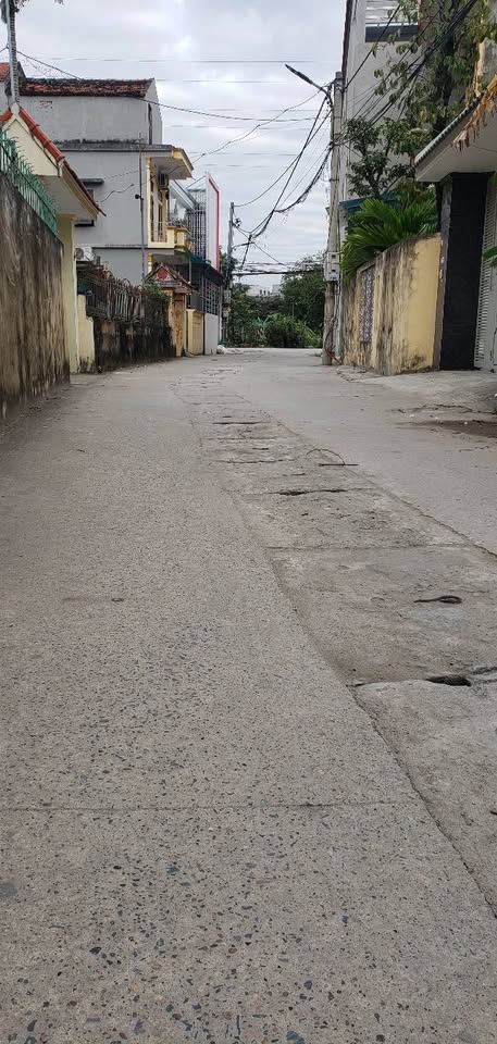 Siêu phẩm nhà 2 tầng vừa về, tọa lạc ngay tại trung tâm Ninh Khánh, Ninh Bình