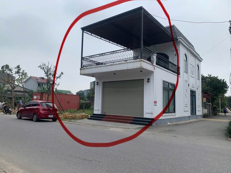 Nhà 2 tầng mặt tiền kinh doanh đỉnh của chóp tại Hà Tĩnh
