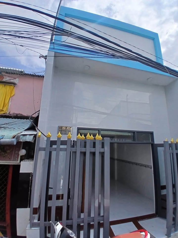 Bán nhà trệt lầu 2 mặt tiền hẻm 63 Phạm Ngọc Thạch, Sóc Trăng - Giá chỉ 990 triệu