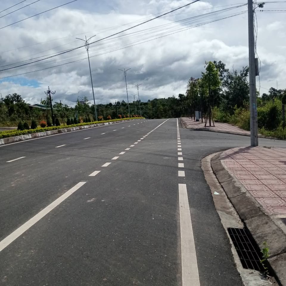 Cần bán gấp gần 1000m2 đất cực chất tại phường Đắk Cấm, thành phố Kon Tum