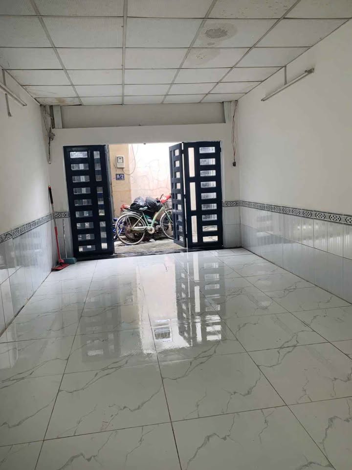 Nhà 2 lầu 1 trệt, 2 ngủ sổ hồng riêng, giá 2.45 tỷ - Quận 12 mua là ở ngay