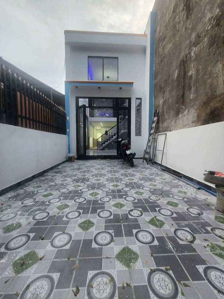 Bán nhà đúc lửng 4x22m, 3 phòng ngủ, sân 7 chỗ, gần ngã tư Miếu Ông Cù, Bình Dương - giá 1.5 tỷ