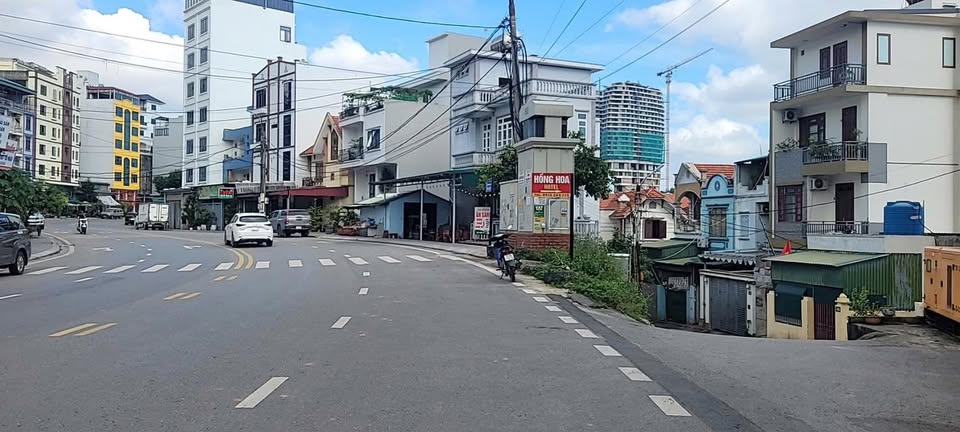 Đất view biển Hạ Long, gần vòng quay mặt trời, ngã 3 Hải Quân, Bãi Cháy