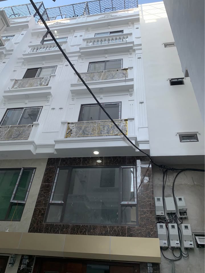 Bán nhà 6 tầng thang máy, sát hồ Văn Chương - Đống Đa, 31m2, giá 13.6 tỷ