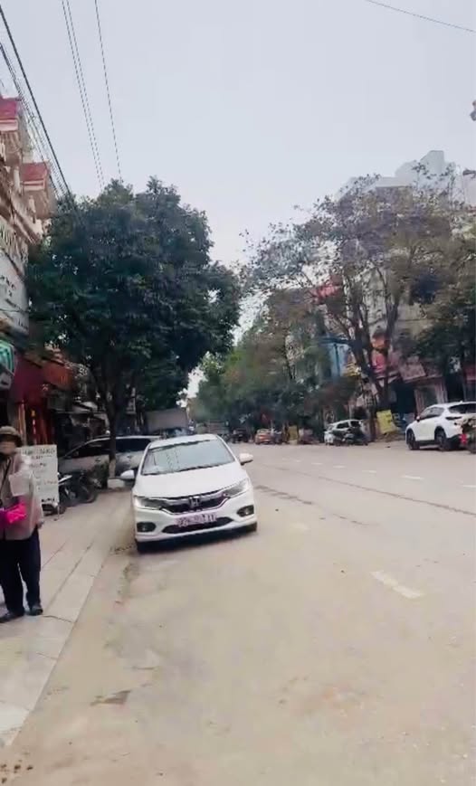 Đất trung tâm Hồ Tây, ngõ nông ô tô vào tới nơi, giá nhỉnh 2 tỷ