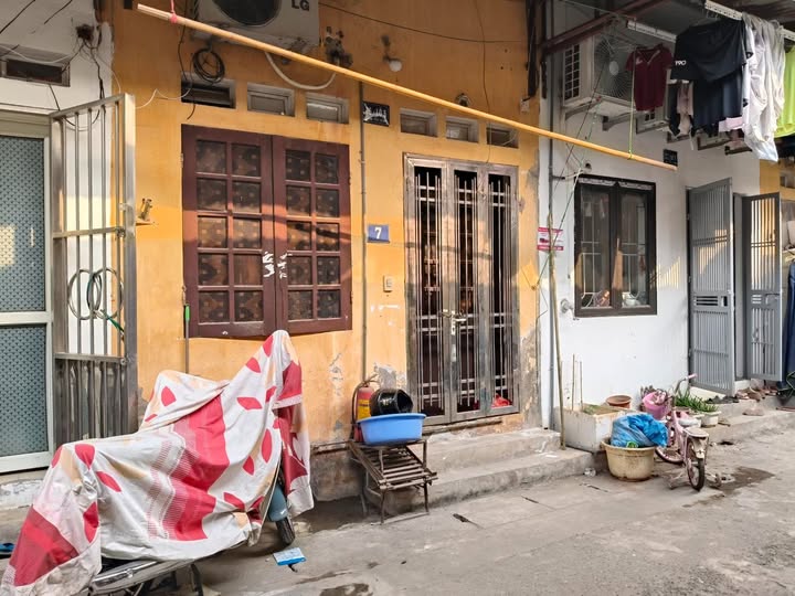 Bán đất Phú Diễn, 38m2 vuông vắn, 2 thoáng, giá chỉ 5.99 tỷ