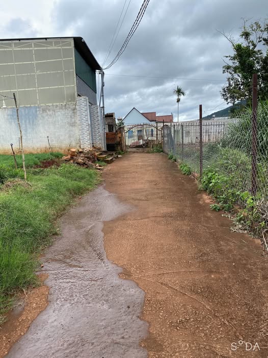 Sở hữu ngay lô đất diện tích khủng lên đến 1058m2, tọa lạc ngay sau lưng mặt tiền quốc lộ 20 sầm uất