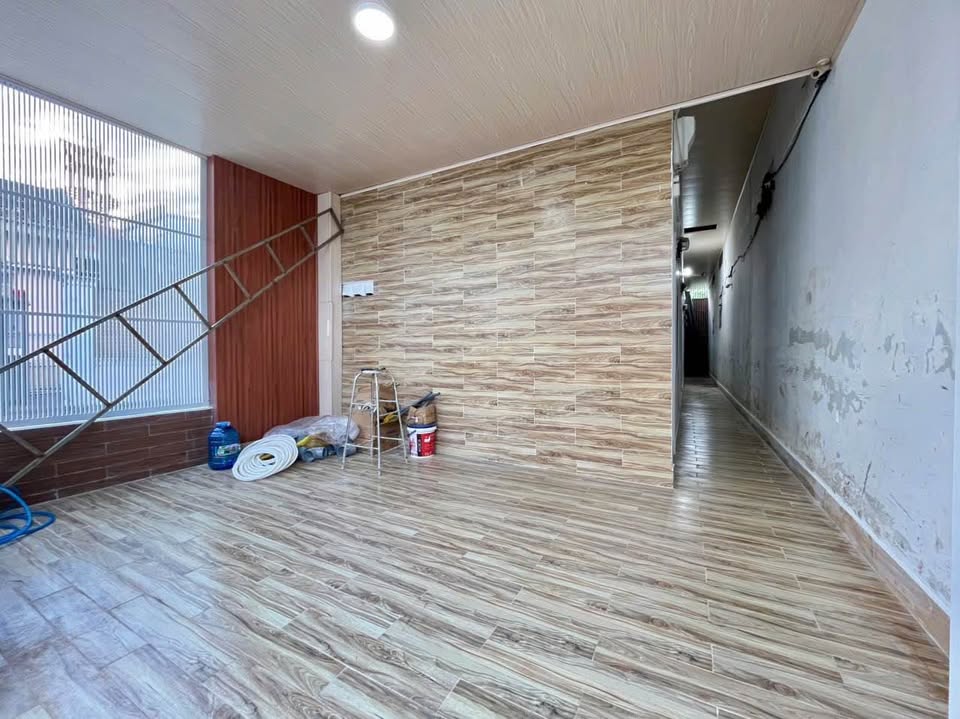 Nhà trọ 5 phòng sang chảnh đầu đường Lương Thế Vinh, giá 3,5 tỷ, thuê 3 triệu/phòng