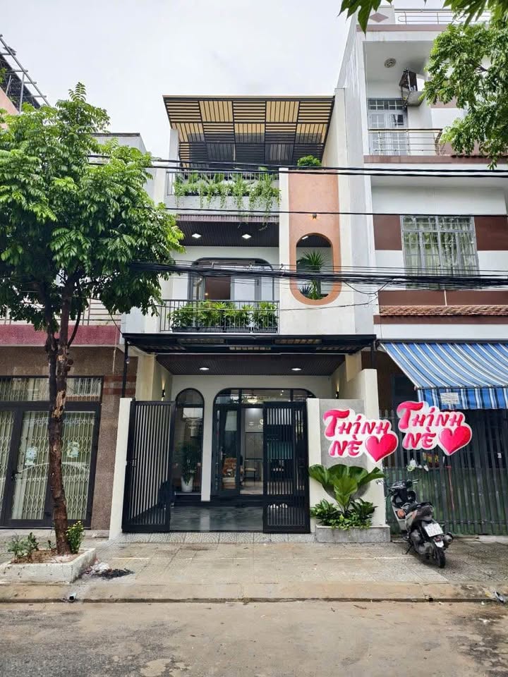 Nhà 3 tầng 3 mê mặt tiền đường Nguyễn Viết Xuân, Đà Nẵng, gần bến xe, chợ, trường học