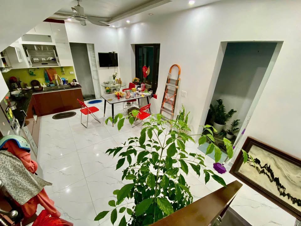 Nhà An Dương 1, 4 tầng thơ mộng, 65m² đón tài lộc