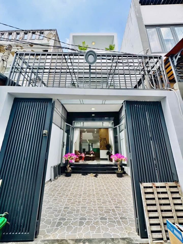 Nhà Gò Vấp 80m2, 3 phòng ngủ, hẻm xe tải, giá chỉ 5,99 tỷ