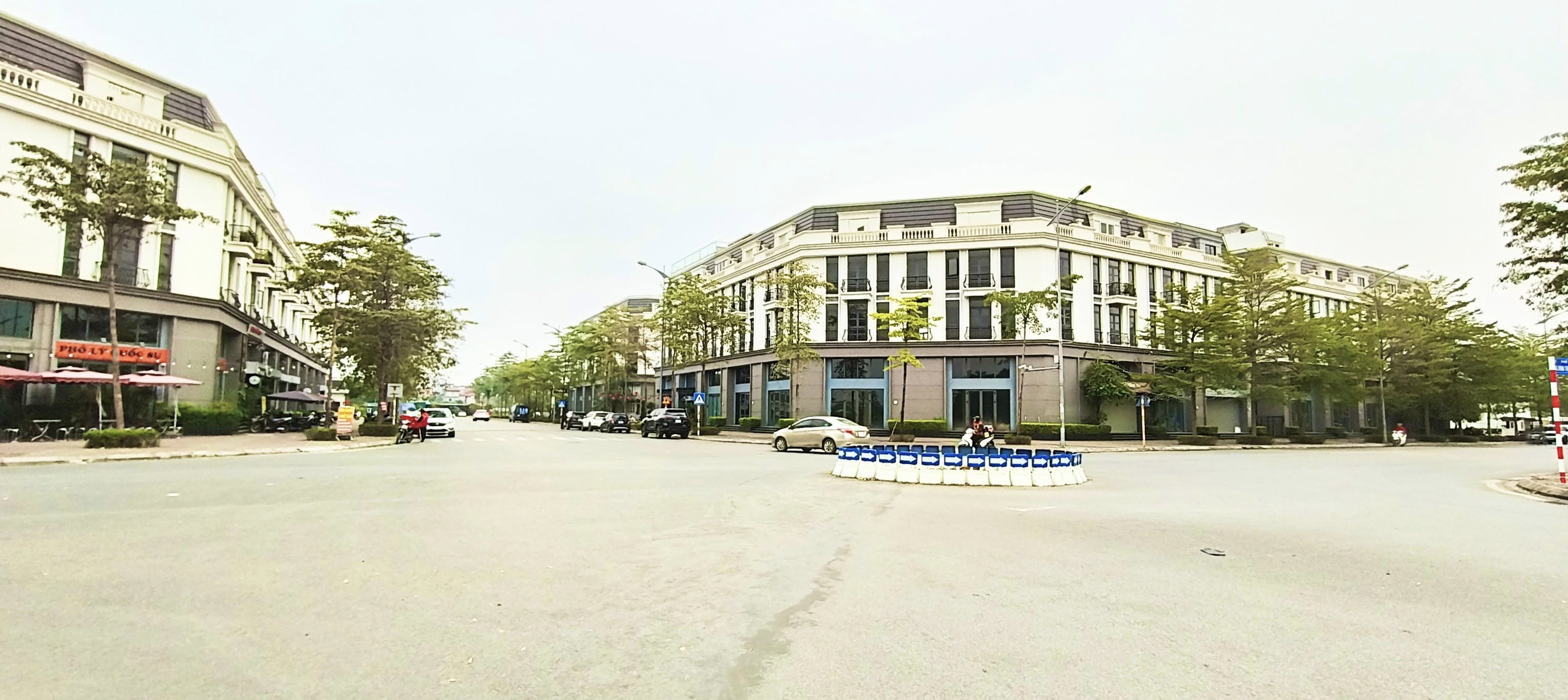 Bán nhà Thạch Bàn, Long Biên - 30m2, 5 tầng, 3,6m mặt tiền, giá tốt