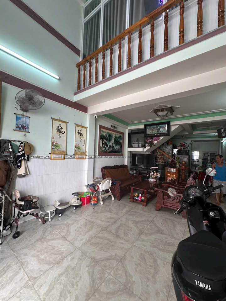 Nhà 2,5 tầng đường ô tô Lê Thanh Nghị, Quy Nhơn giá Tốt