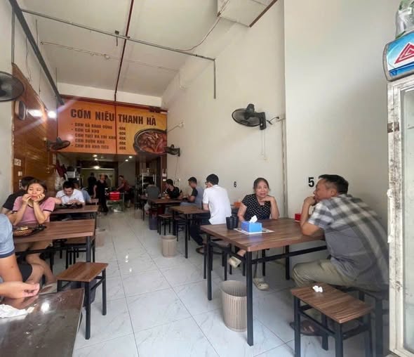 Ki-ốt vàng mặt đường lớn, tiền vào như nước, giá hời