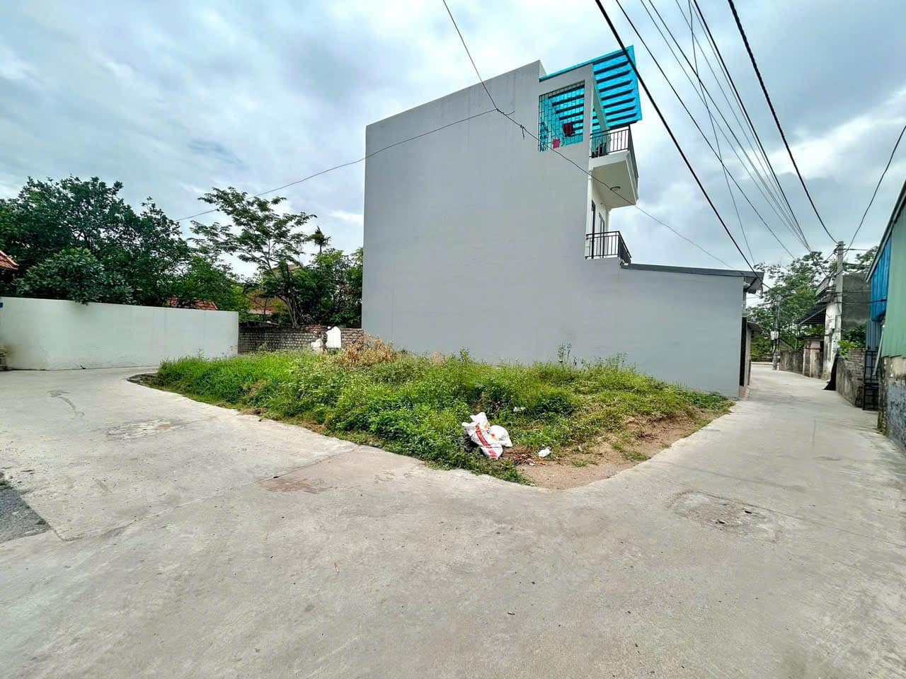 Mảnh đất vàng Tam Đa ô tô vào tận nơi, mặt tiền rộng thoáng, sổ đỏ sẵn sàng