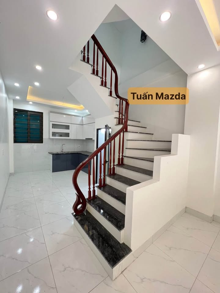 Nhà 3 tầng Trần Lãm, 40m2, 1,7 tỷ, xinh xắn, giá hời