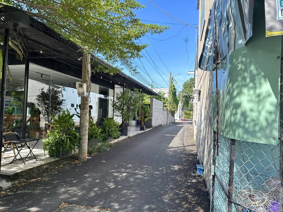 Bán nhà 1 trệt 1 lầu đẹp, 3 ngủ, 65m2 thổ cư, ngay trung tâm Long Điền, Bà Rịa - Vũng Tàu