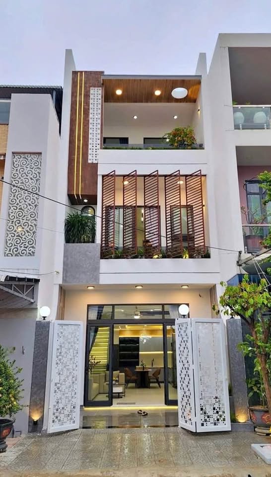 Chào bạn, chúng tôi có một căn nhà tuyệt đẹp nằm ngay trung tâm Bến Cát, Bình Dương