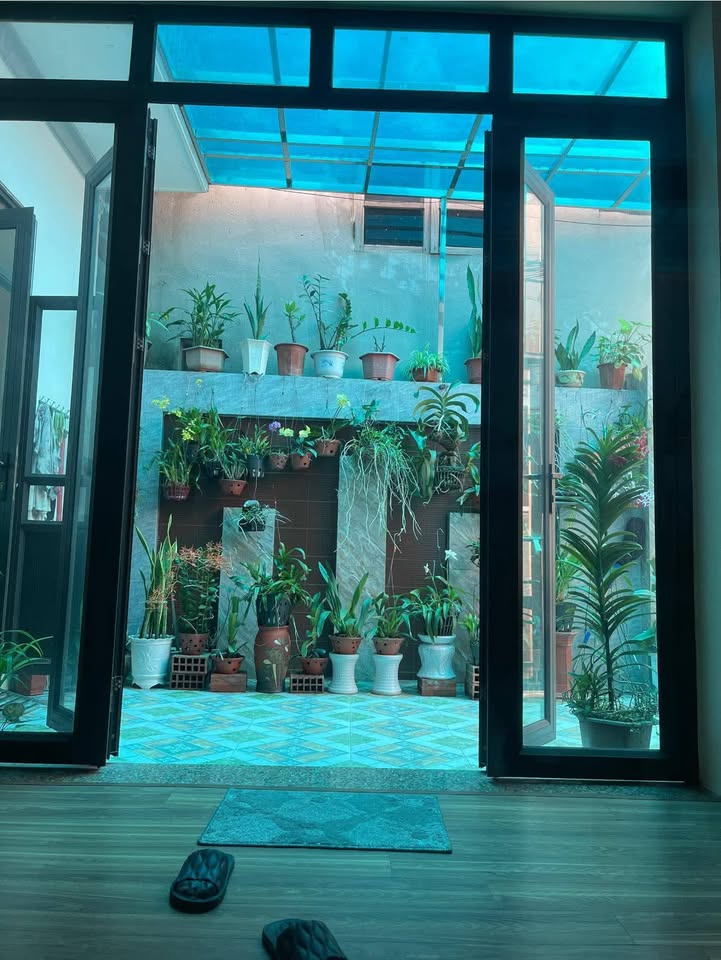 Chào bạn, chúng tôi xin giới thiệu một căn nhà 3 tầng tọa lạc tại Mỹ Xá, với diện tích 63m2