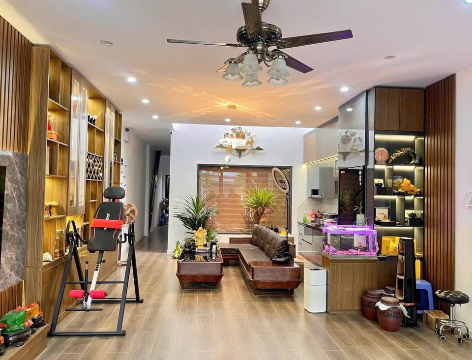 Nhà cấp 4 gác lửng đẹp như mơ, 100m2 thoáng đãng tại B2 - Lào Cai