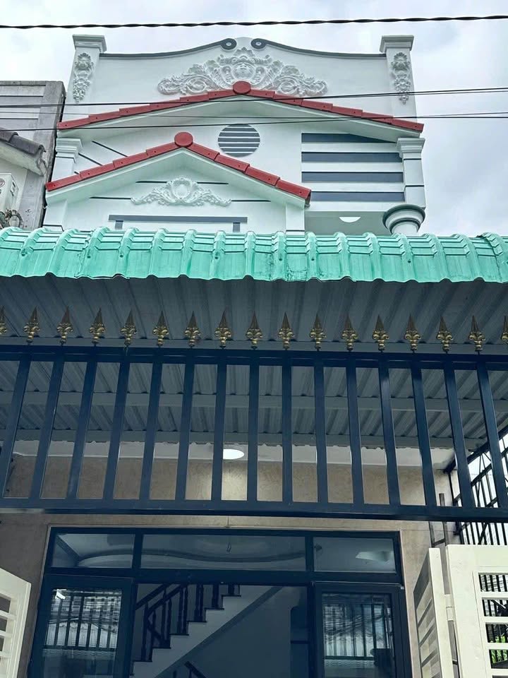 Bánh nhà trệt lầu Cần Thơ, ô tô tới cửa, hẻm Nguyễn Văn Cừ, giá 3,15 tỷ