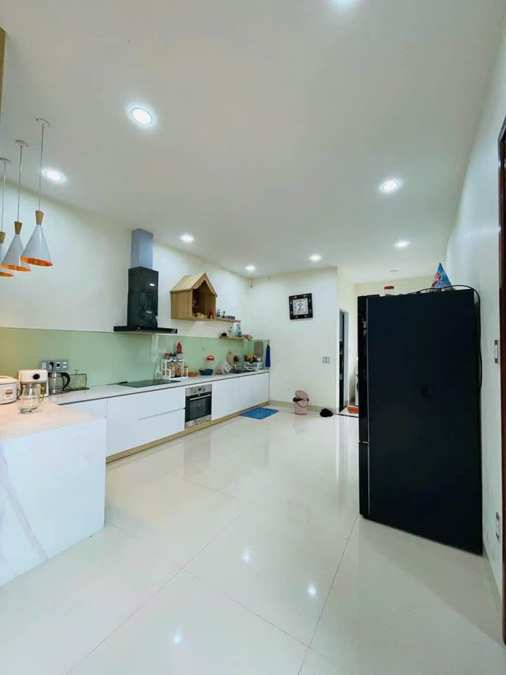 Nhà 3 tầng 170m2 mặt tiền 7,2m tại Lại Thế, thành phố Huế, hướng Tây Nam