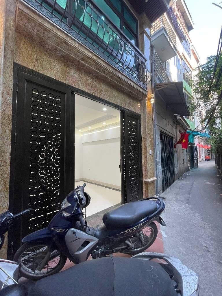 Chào mừng quý vị đến với căn nhà 6 tầng thang máy "siêu phẩm" tọa lạc ngay trung tâm quận Thanh Xuân