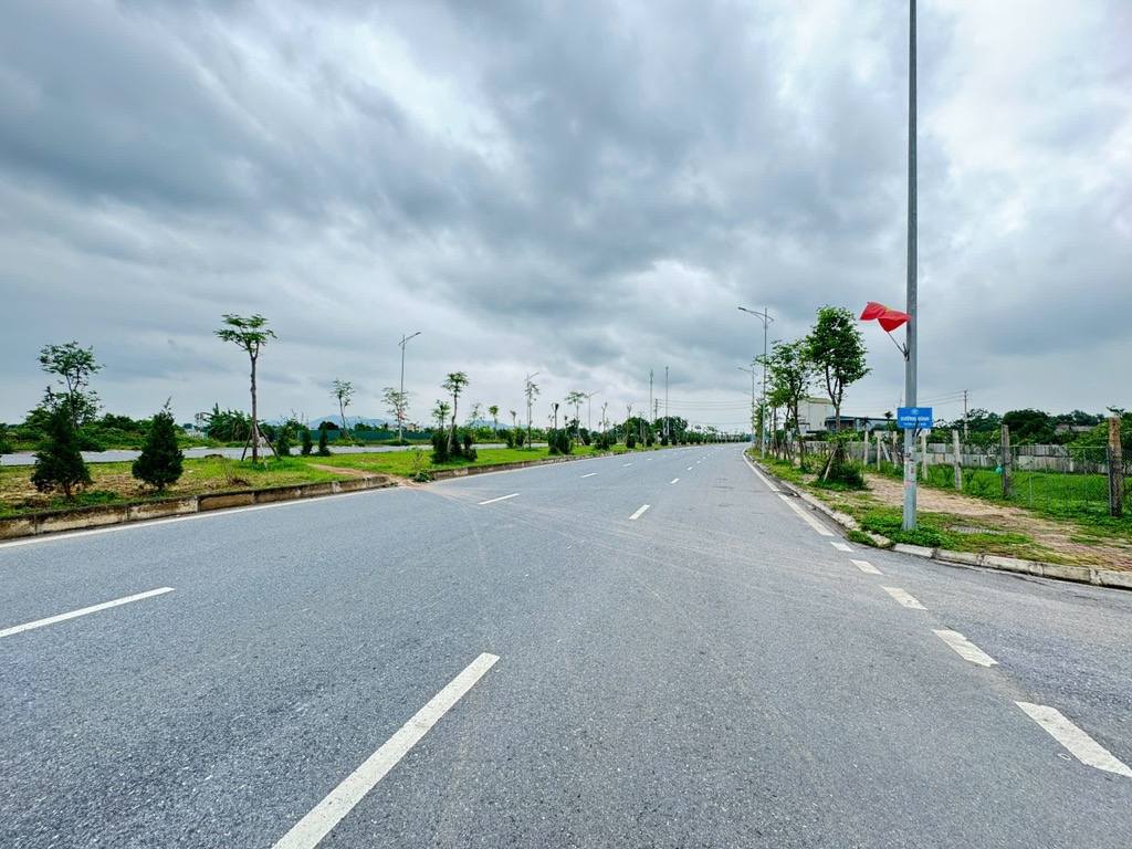 Nhà 4 tầng full nội thất, ô tô vào nhà tại Hương Đình, Mai Đình