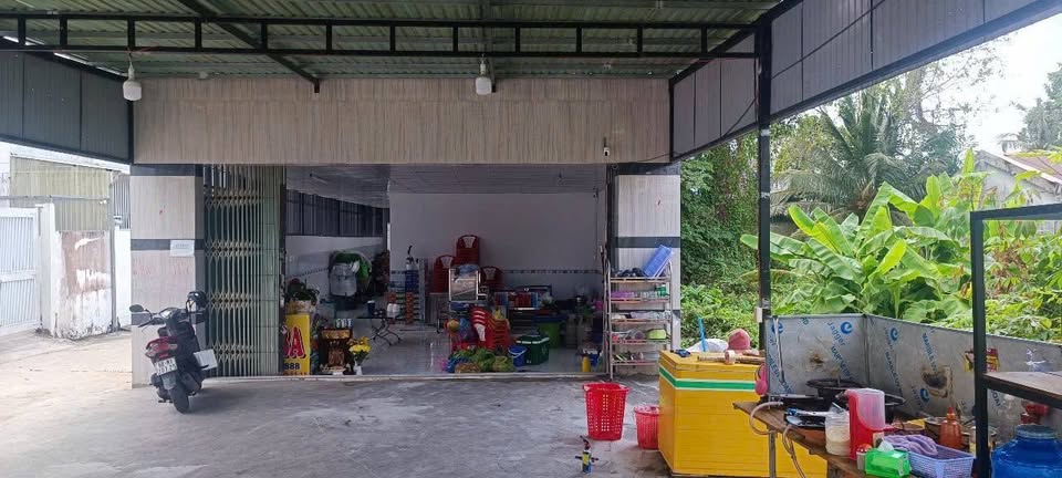 Nhà mặt tiền Quốc lộ 61 vừa ở, vừa kinh doanh, vừa làm xưởng, vừa làm kho