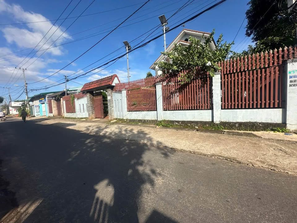 Đất nở hậu tài lộc, đầu hẻm Y Wang, 140m², giá tốt