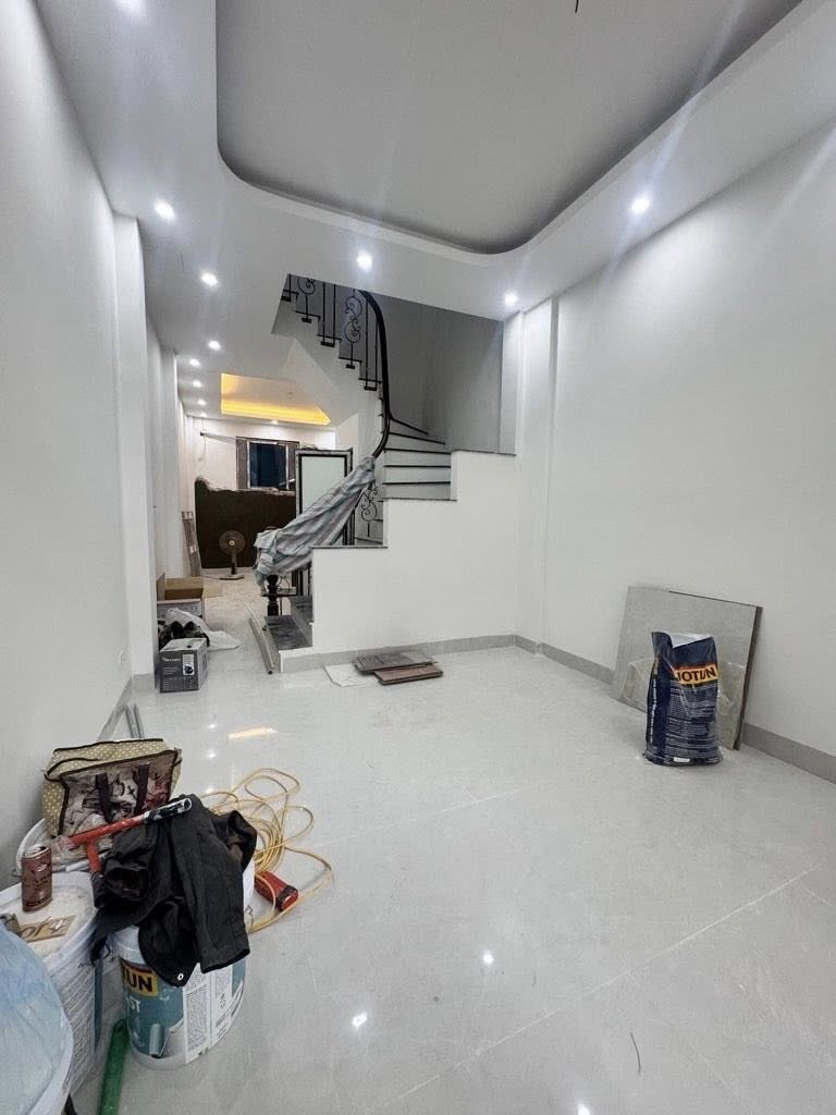 Bán nhà Xuân La, 41m², 4 tầng, 2 mặt thoáng, giá 12 tỷ