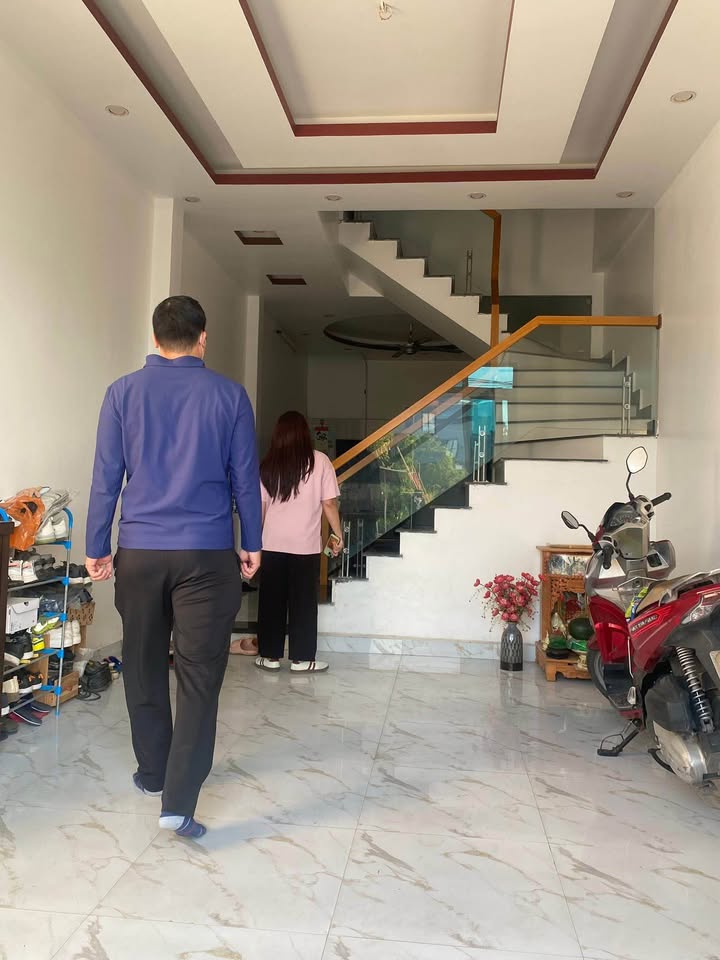 Nhà 3 tầng Phù Liễn, Kiến An, ô tô đỗ cửa, hơn 1 tỷ, sổ đỏ chính chủ