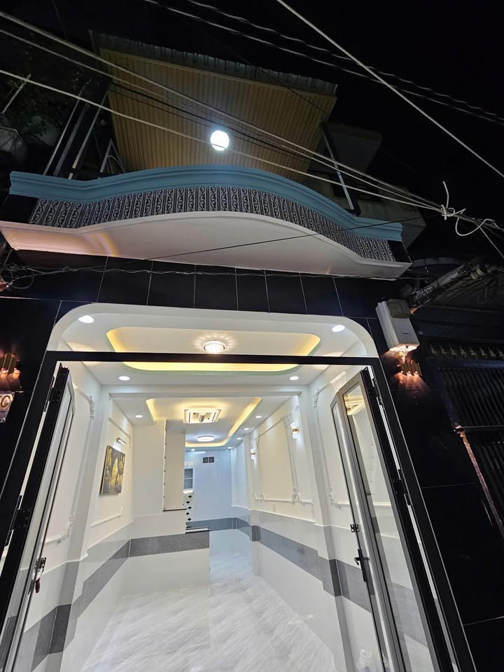 Bán nhà tại đường Hoài Thanh, Phường 14, Quận 8, hẻm 3m, sổ hồng riêng, giá 3,28 tỷ