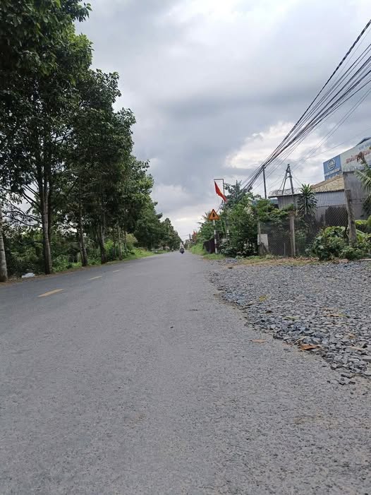 Mặt tiền Hữu Định - Vĩnh Long, 555m² đất vàng, 10.5m nở hậu, giá chỉ 3.2 tỷ